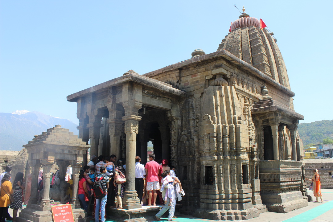 VIEW OF BAIJNATH TEMPLE