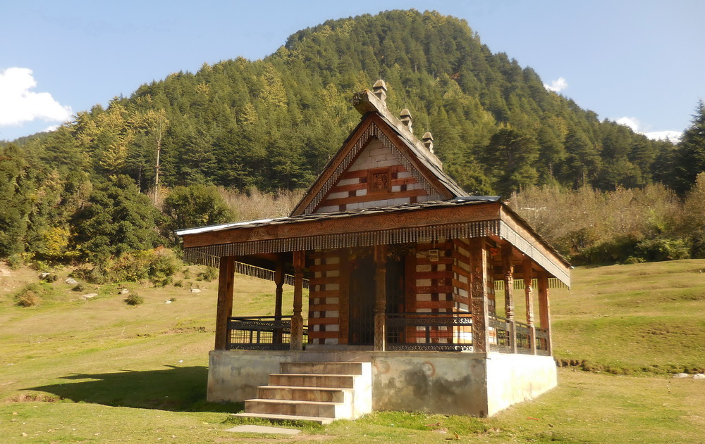 VIEW OF MAA PARWATI TEMPLE, KHAKHNAAL, NAAGAR, KULLU