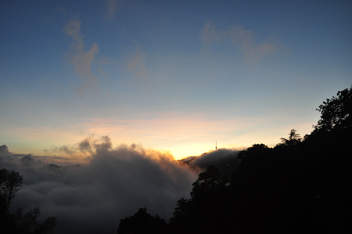 SHIMLA TOWN UNDER FOG