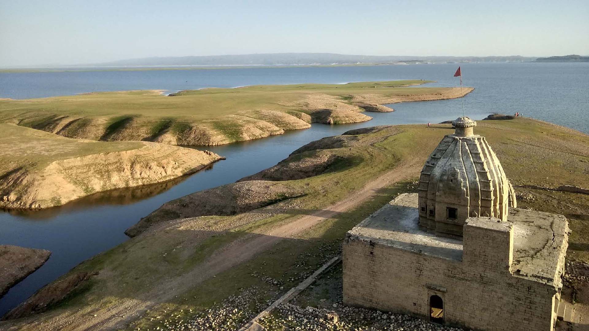 Landscape of the Pong reservoir and submerging Bathu temple